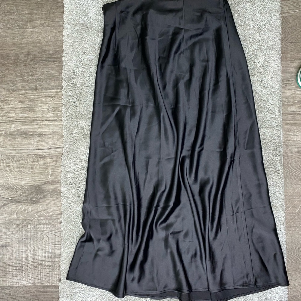 Fashion nova satin black skirt